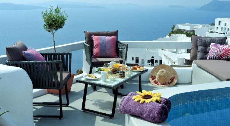 Villa with garden, terrace & hot tub — photo 3