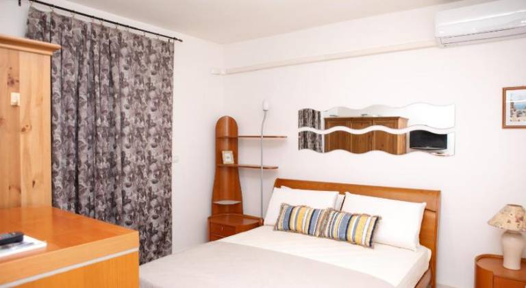 Rental apartment with 2 rooms for 11 persons in Cosenza
