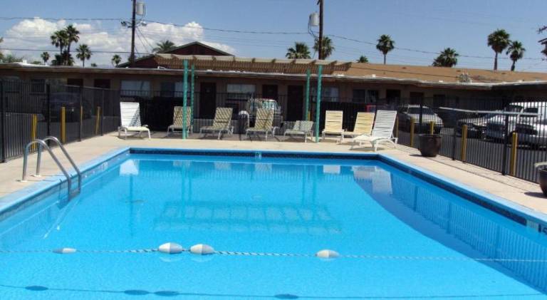 Desert Hills Motel — photo 5