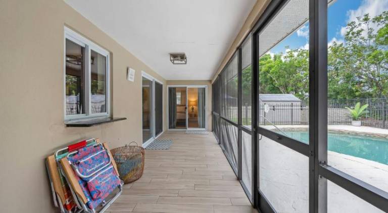 Spacious vacation home with pool | Pets allowed — photo 5