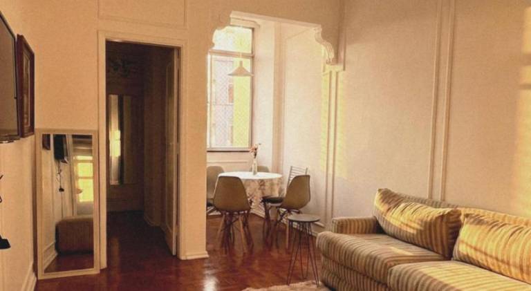 Spacious with Air, Beach and Subway in Leme