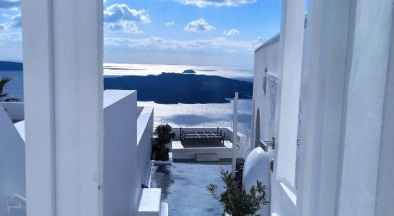 House with terrace — photo 3