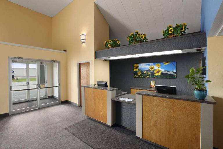 Days Inn by Wyndham Great Falls — photo 5