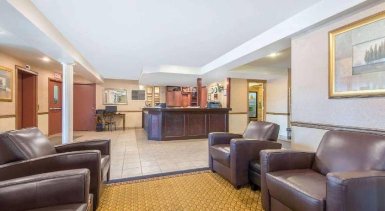 Gold Circle Inn — photo 2