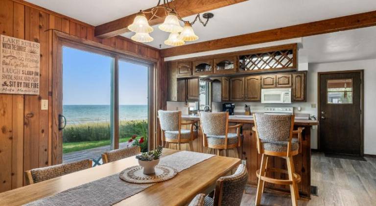 Lovely house | Dogs allowed in Sturgeon Bay, WI