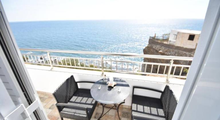 σπίτι Tris Ekklisies