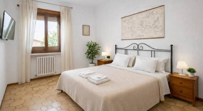 Rental apartment with 2 rooms for 5 persons in Turin