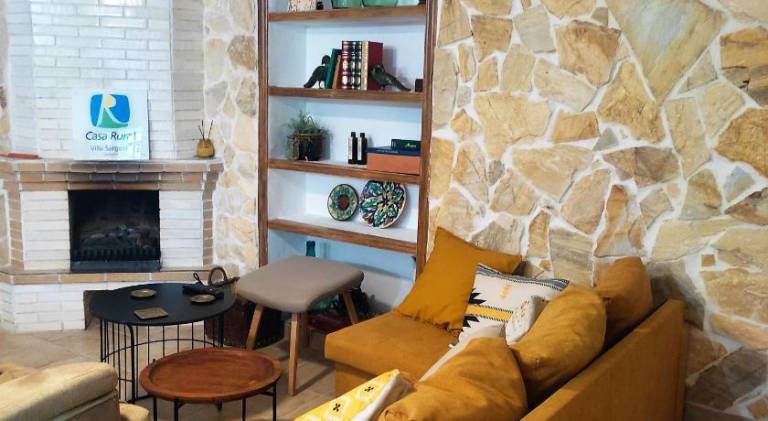 Vacation home with yard, pool & BBQ — photo 4
