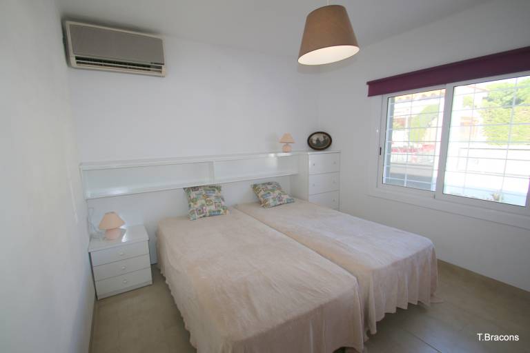 Fully equipped villa with patio, barbeque & garden | Beach nearby | Pet-friendly — photo 5