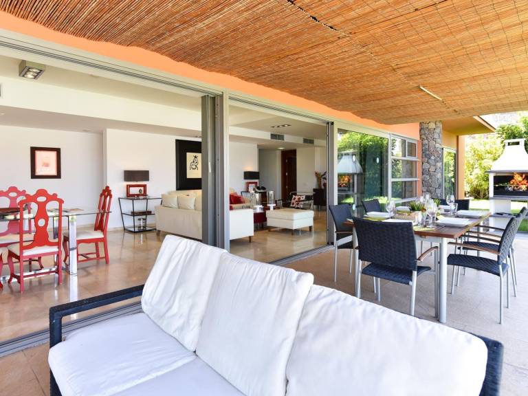 Fully equipped house with yard, barbeque & private pool | Mountain view | Good for workation | Pets allowed — photo 2