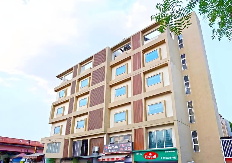 HOTEL DEEPALI EXECUTIVE in Chhatrapati Sambhajinagar