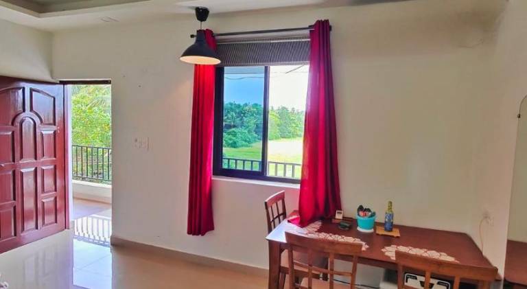 Vacation home with barbeque & patio — photo 4
