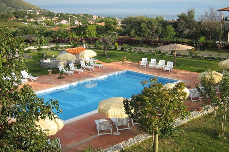 Vacation home with pool, terrace & garden in Tropea