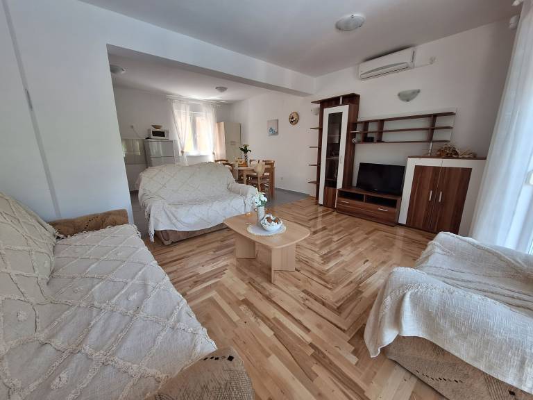 House with garden, private pool & BBQ | Garden view in Crikvenica