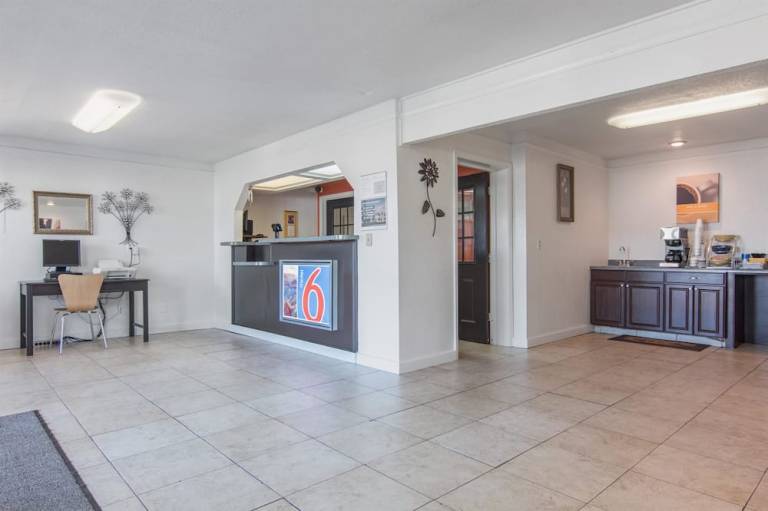 Motel 6 Hope AR