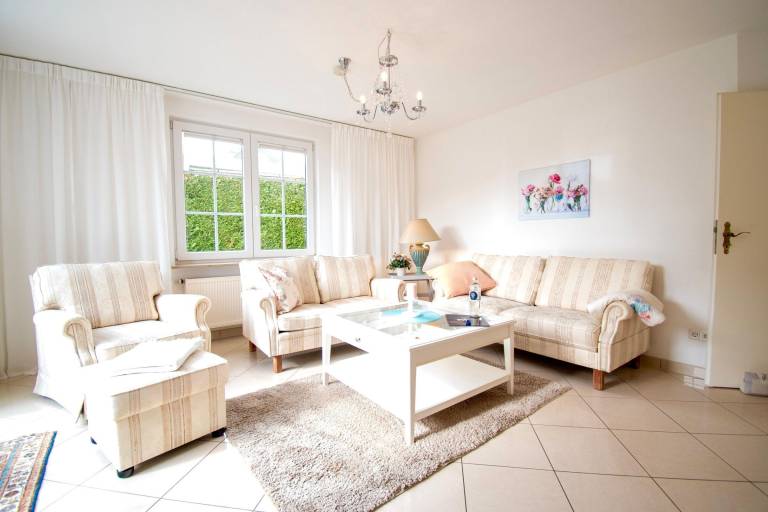 Wonderful holiday apartment with yard & patio | Beach nearby | Dogs allowed in Timmendorfer Strand
