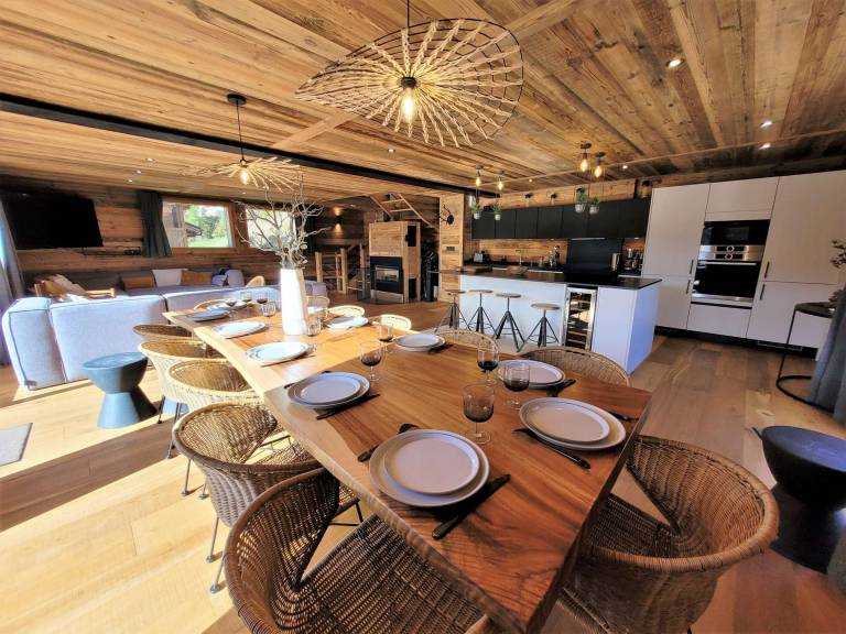 Chalet with hot tub & sauna in Les Gets