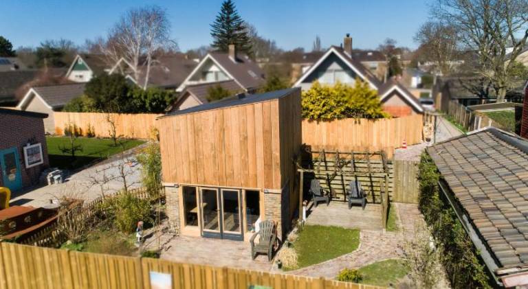 Vacation home with terrace, barbeque & garden in Bergen