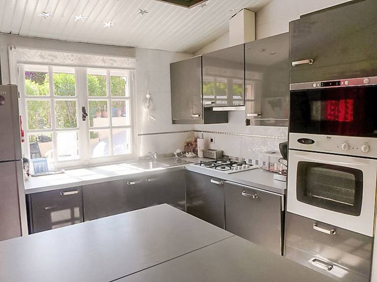 Vacation home with private pool | Beach nearby | Pet-friendly — photo 3