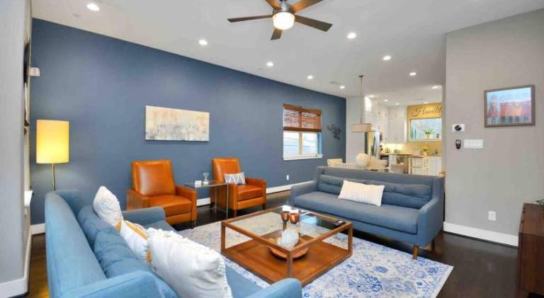 Fully equipped wonderful vacation home with patio | Perfect for remote work | Dogs allowed in Houston, TX