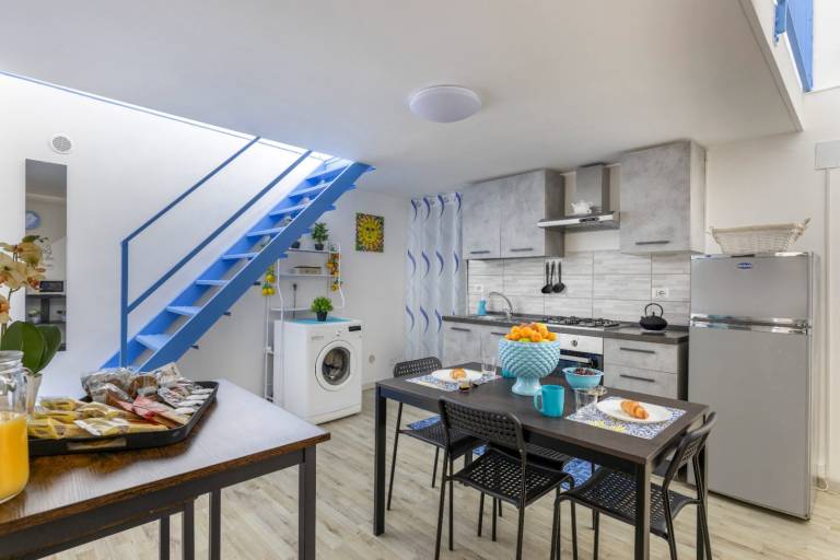 Vacation home with fast internet | Near Bellini Garden | City view | Good for workation | Dogs allowed — photo 2
