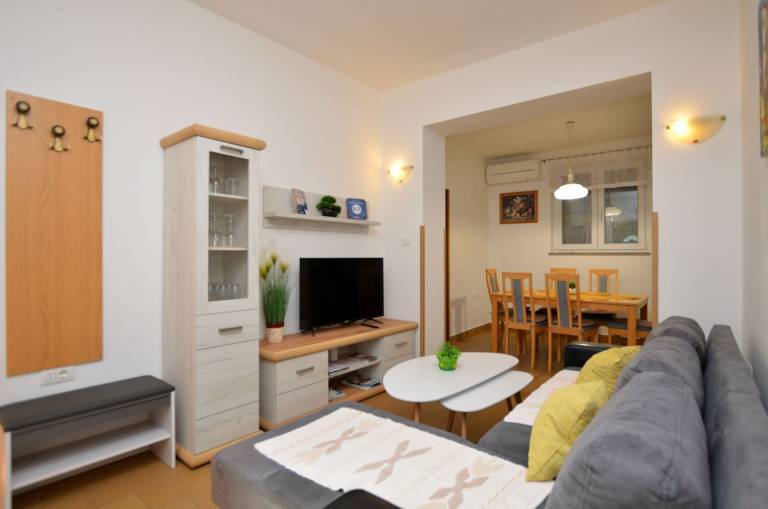 Apartment with garden, terrace & BBQ | Sea view — photo 2