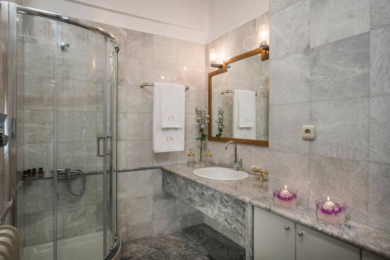 Soul of Sun - Large 85sqm Luxury Apartment with Balcony in Chania City Center in Chania