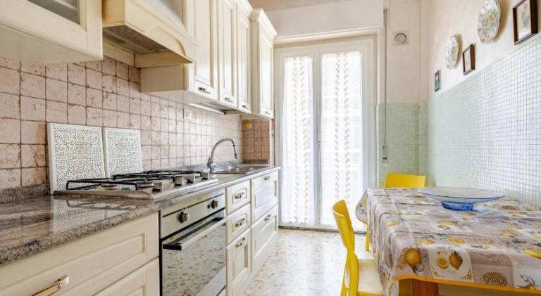 Holiday apartment with 2 rooms for 6 persons — photo 5