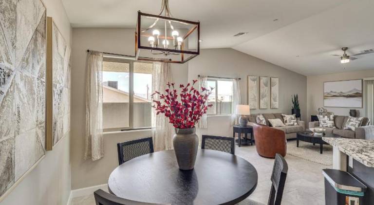 Vacation home with jacuzzi | Pets are welcome — photo 3