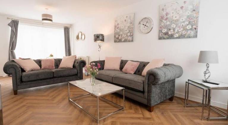 180 m&sup2; Ferienhaus