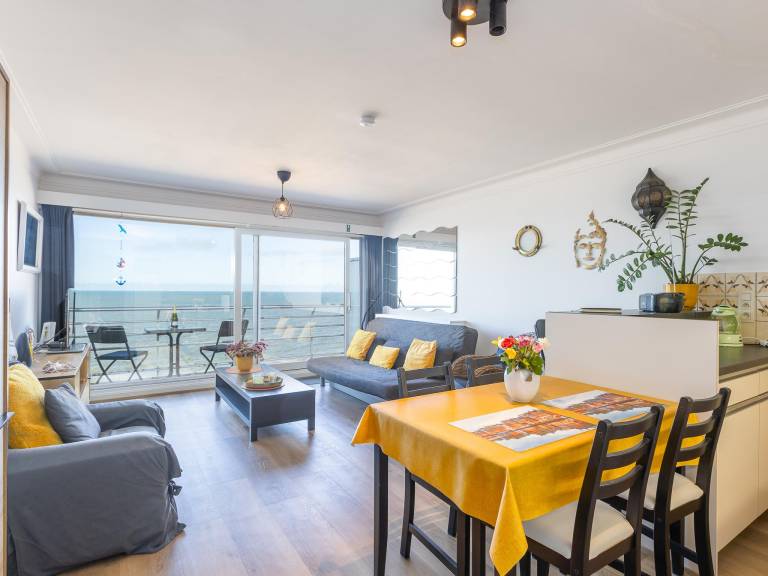 Apartment with terrace | Sea view — photo 2