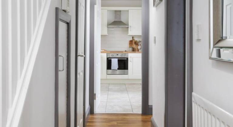 Luxurious 3 Bedroom Home in Belfasts Trendy Lisburn Road Sleeps 6 Modern & Spacious — photo 4