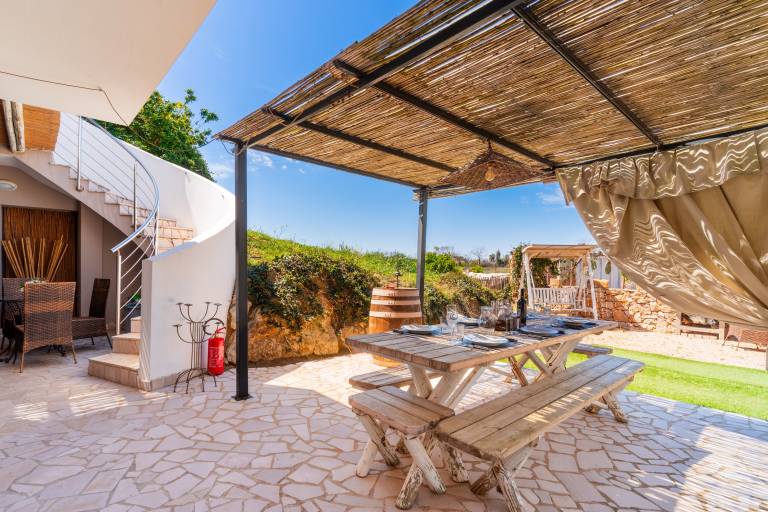 'Villa Sunrise' with Shared Terrace, Wi-Fi, and AC – Ideal for 4/5 Adults and 1 Child — photo 2