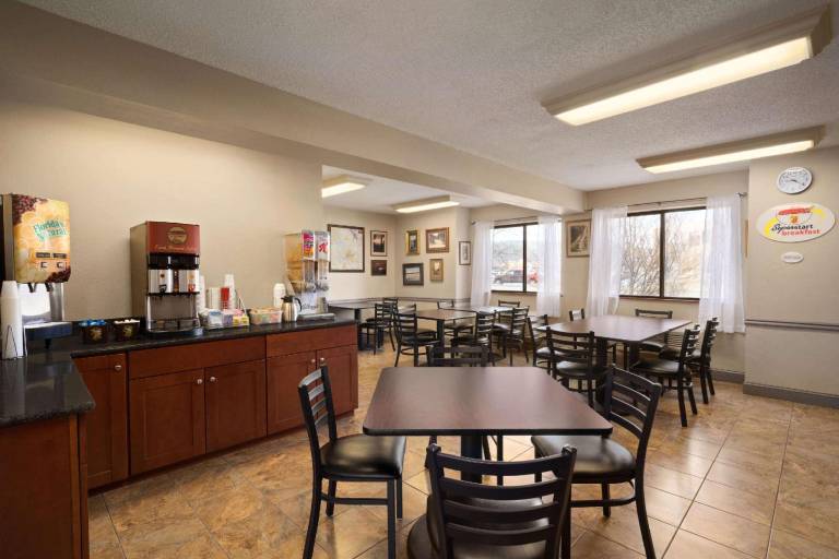 Super 8 By Wyndham Ithaca — photo 3