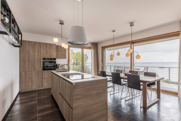 Fully equipped beautiful rental apartment with private pool, jacuzzi & fast internet | Garden view | Perfect for remote work | Dogs allowed — photo 4