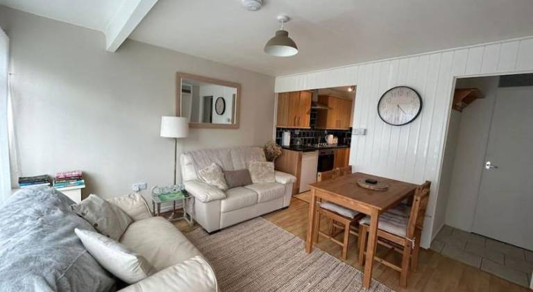 Lovely chalet with pool | Dogs allowed in Caernarfon