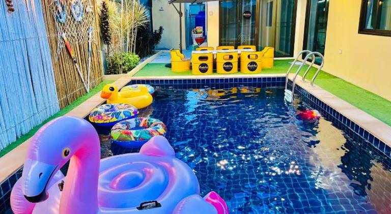Villa with private pool, yard & BBQ | Suitable for remote work | Dogs allowed — photo 4