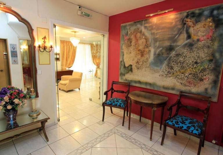 Hotel Triton — photo 3