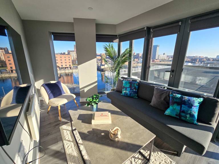 Stunning Liverpool Dockside Apt by City SuperHost