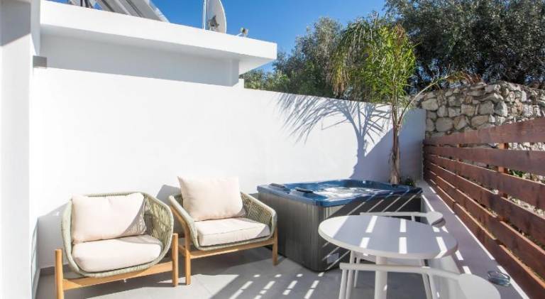 Serviced apartment with terrace, hot tub & garden — photo 5