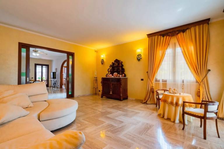 Child-friendly charming villa with garden, grill & private pool | Pool view | Pets allowed — photo 3