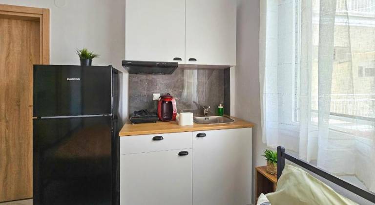 Apartment with patio — photo 5