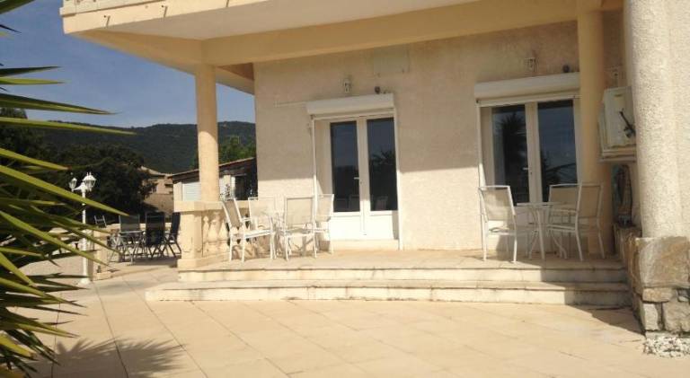 Serviced apartment with terrace — photo 4