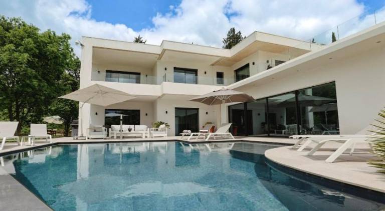 Villa with pool in Aix-en-Provence
