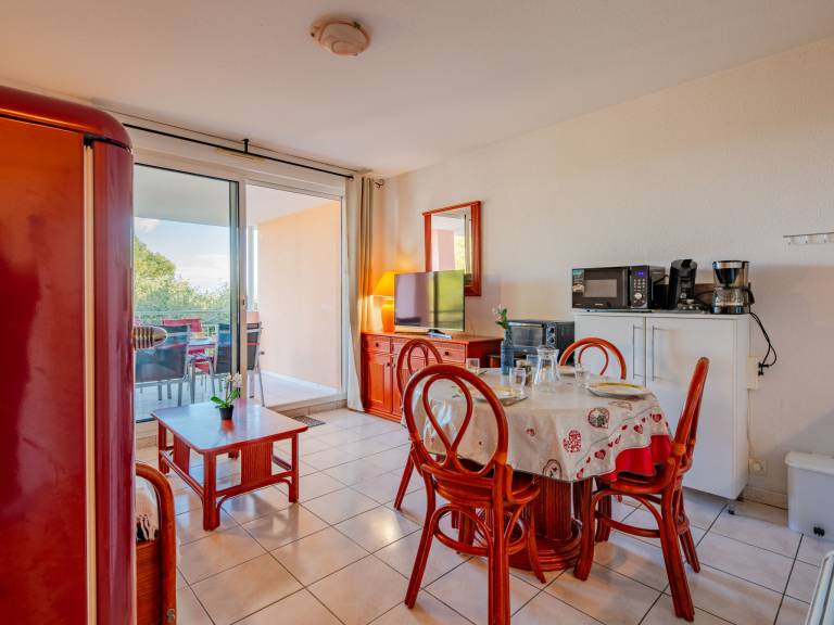 Fully equipped apartment with pool, terrace & yard | Pets are welcome — photo 4