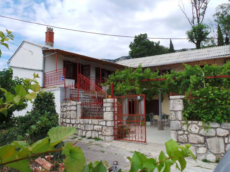 Vacation home with barbecue, terrace & garden | Dogs allowed — photo 4
