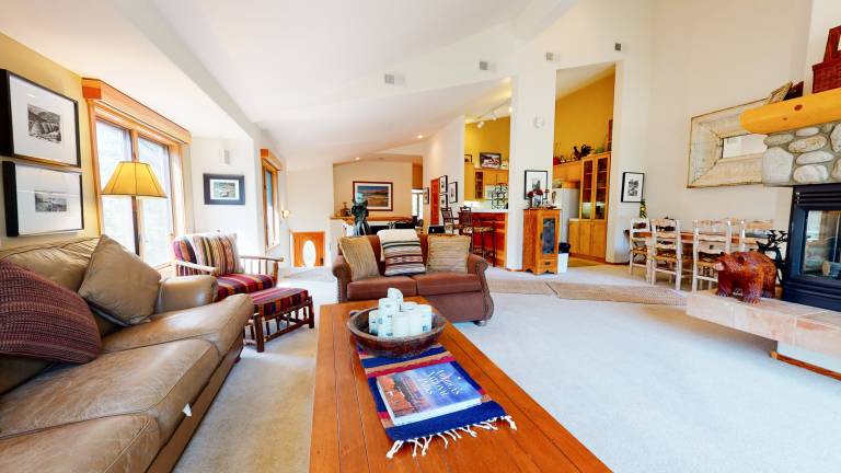 Snowcreek V 760 Pet-Friendly, Amazing Mountain Views, Private 2 Car Garage, Washer Dryer — photo 4