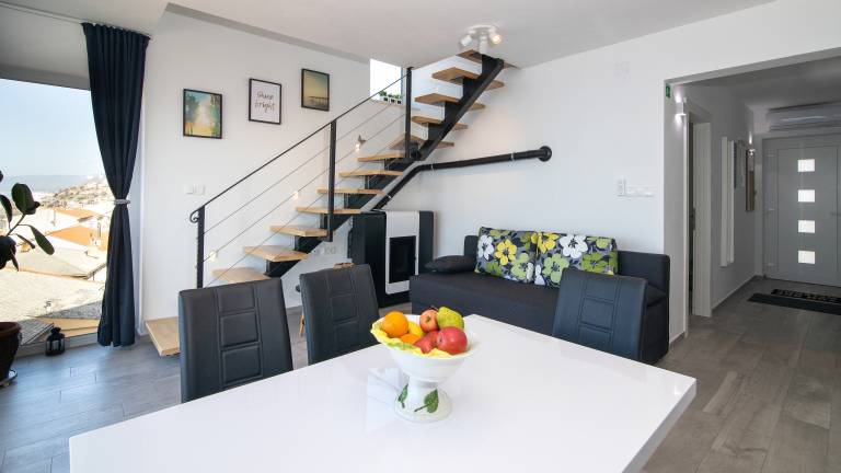 Rental apartment with patio | Sea view — photo 2