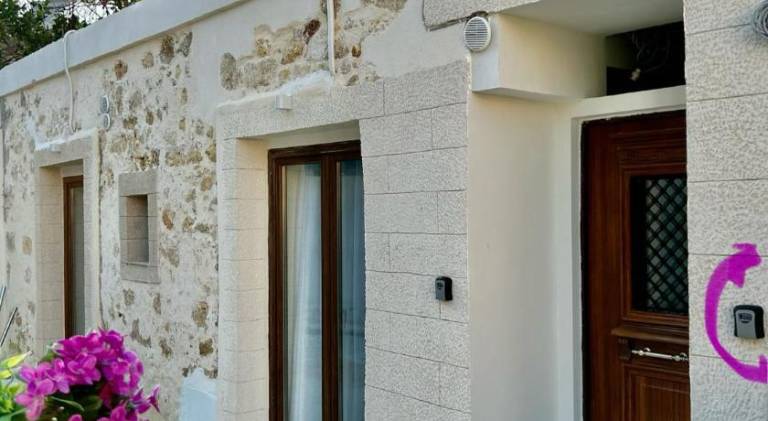 House with garden & patio | Pets are welcome in Chania