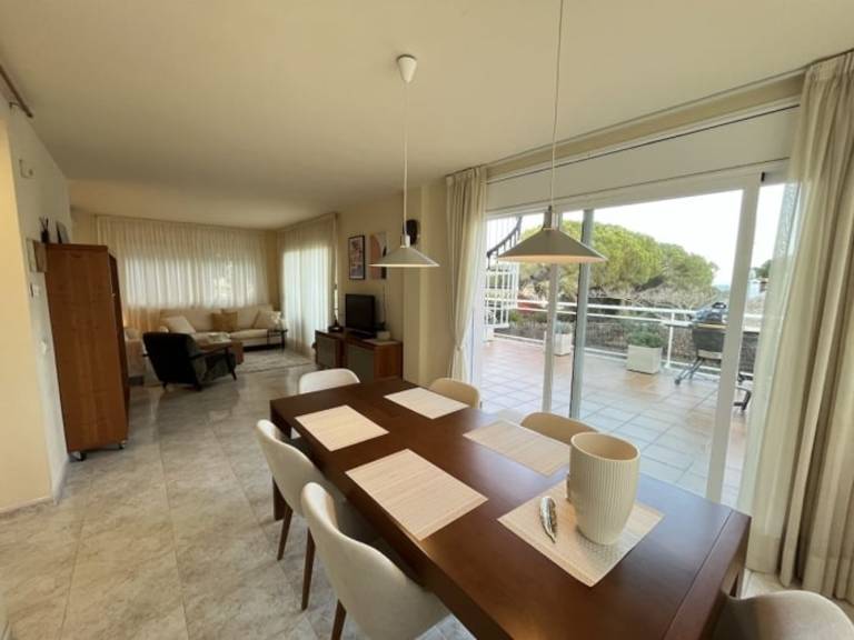 Modern apartment 400m from beach with pool, WiFi, parking and terrace — photo 2